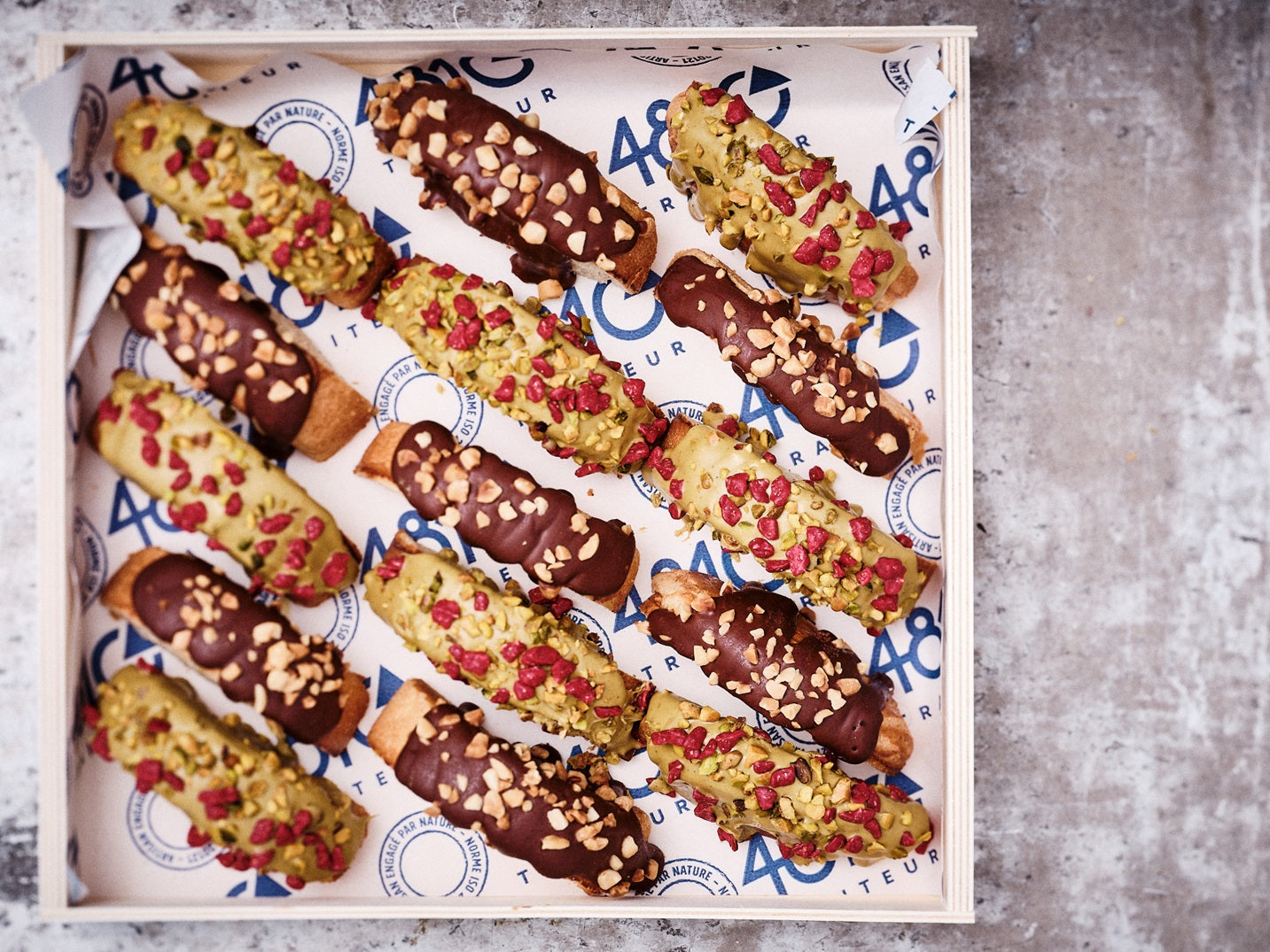 CAISSETTE ROLL CHOCOLAT - NOISETTE ET PISTACHE