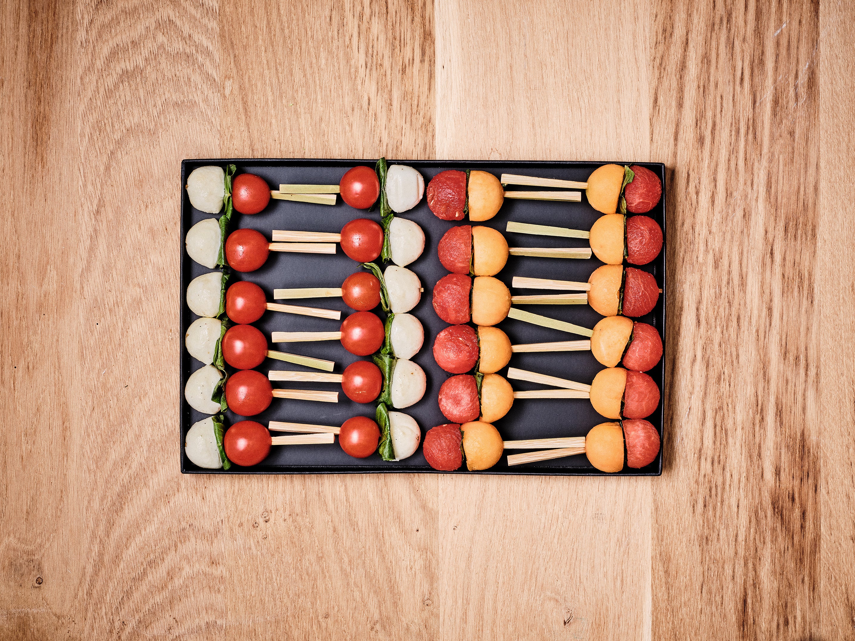 DUO DE BROCHETTES ESTIVALES (24 PIÈCES)